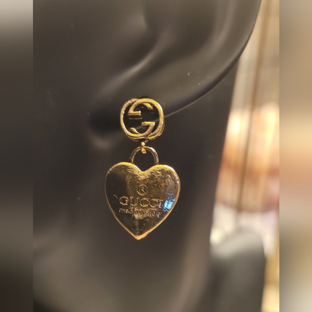 LAST 2 PAIR! Fashion Gold "G" Heart earrings